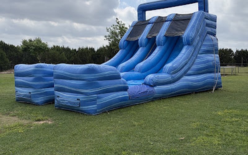 Dual lane inflatable water slide rental Hutto TX - Williamson County